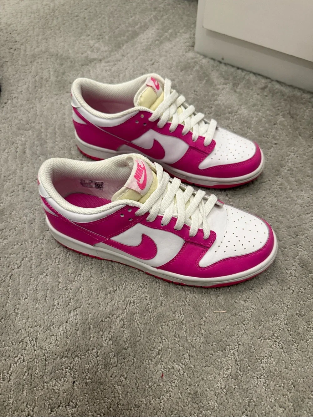 Nike Kids Low-Top Sneakers - White & Pink